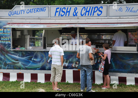 Fish &amp; Chips Stand auf Oldtimer-Treffen Hertfordshire, Vereinigtes Königreich Stockfoto