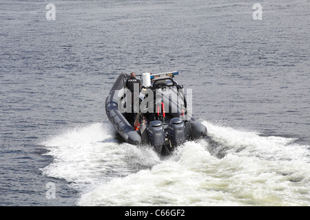 Polizei Inflatabile Boot in der Firth of Clyde, Schottland, Großbritannien Stockfoto