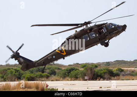 Israelische Luftwaffe Hubschrauber Sikorsky UH-60 Black Hawk im Flug Stockfoto
