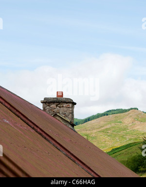 Detail der einen alten Stein Kamin auf einer schottischen Kleinbauern-Hütte Stockfoto