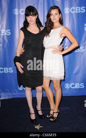 Pauley Perrette, Cote de Pablo im Ankunftsbereich für CBS Upfront Präsentation für Herbst 2011, The Tent im Lincoln Center, New York, NY Stockfoto