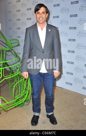 Josh Rubin im Ankunftsbereich für Range Rover Evoque Debüt Launch Party, Highline Stadien, New York, NY 19. April 2011. Foto von: Gregorio T. Binuya/Everett Collection Stockfoto