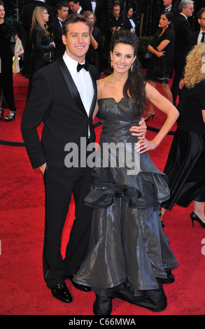 Armie Hammer, Elizabeth Chambers im Ankunftsbereich für die 83. Academy Awards Oscars - Ankünfte Teil 1, das Kodak Theatre, Los Angeles, CA 27. Februar 2011. Foto von: Gregorio T. Binuya/Everett Collection Stockfoto