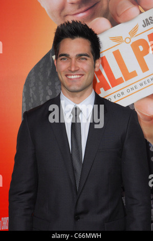 Tyler Hoechlin im Ankunftsbereich für HALL PASS Premiere, Arclight Cinerama Dome, Los Angeles, CA 23. Februar 2011. Foto von: Elizabeth Goodenough/Everett Collection Stockfoto