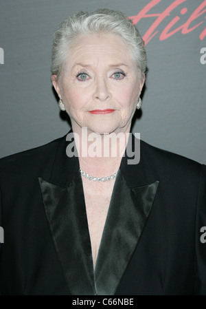 Susan Flannery im Ankunftsbereich für 38th Annual Daytime Entertainment Emmy Awards - Ankünfte, Hilton Hotel, Las Vegas, NV 19. Juni 2011. Foto von: James Atoa/Everett Collection Stockfoto