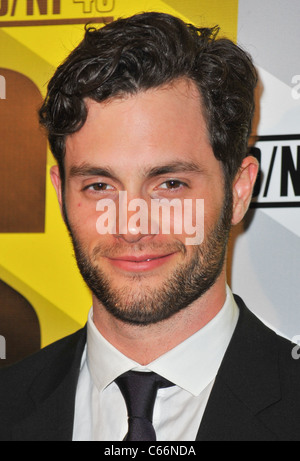 Penn Badgley im Ankunftsbereich für MARGIN CALL Premiere, MoMA Museum of Modern Art, New York, NY 23. März 2011. Foto von: Gregorio T. Binuya/Everett Collection Stockfoto