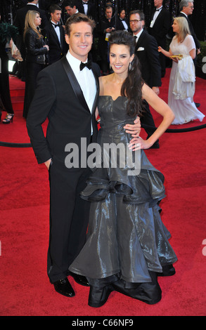 Armie Hammer, Elizabeth Chambers im Ankunftsbereich für die 83. Academy Awards Oscars - Ankünfte Teil2, das Kodak Theatre, Los Angeles, CA 27. Februar 2011. Foto von: Gregorio T. Binuya/Everett Collection Stockfoto