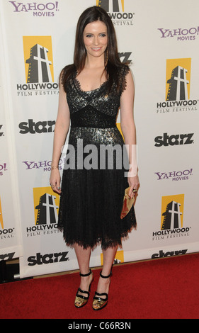 Bitsie Tulloch im Ankunftsbereich für 14. Annual Hollywood Film Festival Hollywood Awards Gala, Beverly Hilton Hotel, Beverly Hills, CA 25. Oktober 2010. Foto von: Dee Cercone/Everett Collection Stockfoto