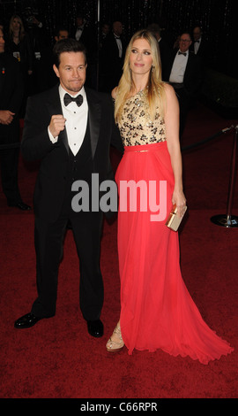 Mark Wahlberg, Rhea Durham im Ankunftsbereich für 83. Academy Awards Oscars - Ankünfte Teil 1, das Kodak Theatre, Los Angeles, CA Stockfoto