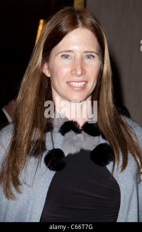 Pamela Martin im Ankunftsbereich für American Cinema Editors 61. jährliche ACE Eddie Awards, Beverly Hilton Hotel, Los Angeles, CA 19. Februar 2011. Foto von: Emiley Schweich/Everett Collection Stockfoto