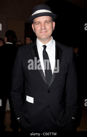 Mike O' Malley im Ankunftsbereich für American Cinema Editors 61. jährliche ACE Eddie Awards, Beverly Hilton Hotel, Los Angeles, CA 19. Februar 2011. Foto von: Emiley Schweich/Everett Collection Stockfoto