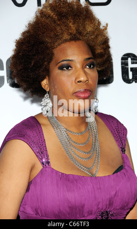 Macy Gray im Ankunftsbereich für für farbige Mädchen Premiere Screening, The Ziegfeld Theatre, New York, NY 25. Oktober 2010. Foto von: Desiree Navarro/Everett Collection Stockfoto