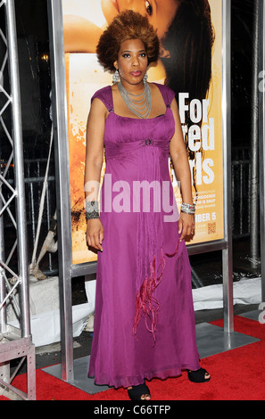 Macy Gray im Ankunftsbereich für für farbige Mädchen Premiere Screening, The Ziegfeld Theatre, New York, NY 25. Oktober 2010. Foto von: Desiree Navarro/Everett Collection Stockfoto