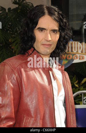 Russell Brand im Ankunftsbereich für HOP Premiere, Universal CityWalk, Los Angeles, CA 27. März 2011. Foto von: Dee Cercone/Everett Collection Stockfoto