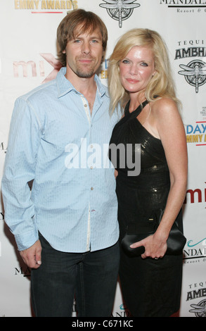 Scott DeFreitas, Maura West bei einem öffentlichen Auftritt für mischen Lounge offizielle Pre-Party 2010-Unterhaltung Daytime Emmy Awards, The Hotel at Mandalay Bay, Las Vegas, NV 26. Juni 2010. Foto von: James Atoa/Everett Collection Stockfoto