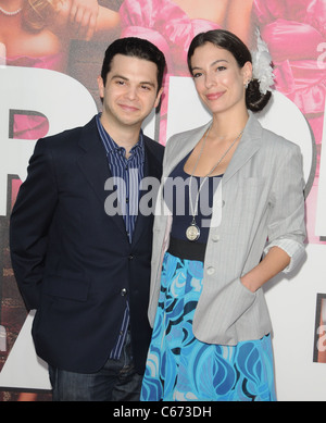 Sam Levine im Ankunftsbereich für Brautjungfern Premiere, Regency Village Theater in Westwood, Los Angeles, CA 28. April 2011. Foto von: Stockfoto