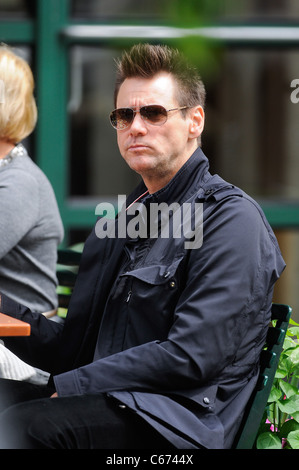 Jim Carrey, speist im Bar Pitti unterwegs für Promi-Schnappschüsse - do, New York, NY 19. Mai 2011. Foto von: Ray Tamarra/Everett Collection Stockfoto