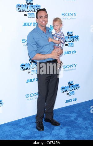 Hank Azaria im Ankunftsbereich für die SCHLÜMPFE-Premiere, The Ziegfeld Theatre, New York, NY 24. Juli 2011. Foto von: Andres Otero/Everett Collection Stockfoto