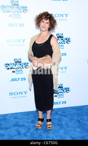 Amy Pascal im Ankunftsbereich für die SCHLÜMPFE-Premiere, The Ziegfeld Theatre, New York, NY 24. Juli 2011. Foto von: Andres Otero/Everett Collection Stockfoto