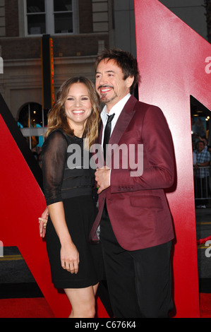 Robert Downey Jr, Susan Downey im Ankunftsbereich für THE HANGOVER PART 2 Premiere, Graumans Chinese Theatre, Los Angeles, CA am 19 Mai, Stockfoto