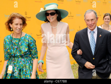 Diana Taylor, New York City Bürgermeister Michael Bloomberg in Anwesenheit für 3. jährliche Veuve Clicquot Polo Classic, Governors Island, New York, NY 27. Juni 2010. Foto von: Desiree Navarro/Everett Collection Stockfoto