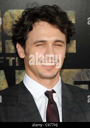 James Franco im Ankunftsbereich für RISE OF THE PLANET OF THE APES Premiere, Graumans Chinese Theatre, Los Angeles, CA 28. Juli 2011. Stockfoto