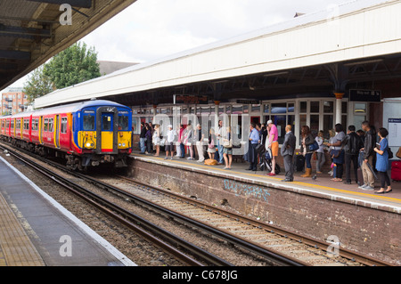 Kingston on Thames, Surrey (London UK) - Kingston Südwesten Züge Bahnhof Stockfoto