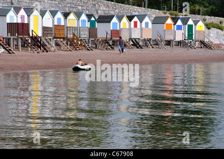 Bunte Strand Hütten, Corbyns Beach, Torquay, Tor Bay, Devon, England, Vereinigtes Königreich Stockfoto