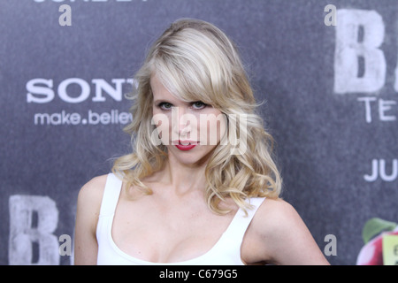 Lucy Punch im Ankunftsbereich für BAD TEACHER Premiere, The Ziegfeld Theatre, New York, NY 20. Juni 2011. Foto von: Andres Otero/Everett Collection Stockfoto