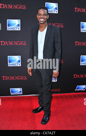 Darius Nichols im Ankunftsbereich für Schäden Staffel 4 Premiere, The Paris Theatre, New York, NY 29. Juni 2011. Foto von: Gregorio T. Binuya/Everett Collection Stockfoto