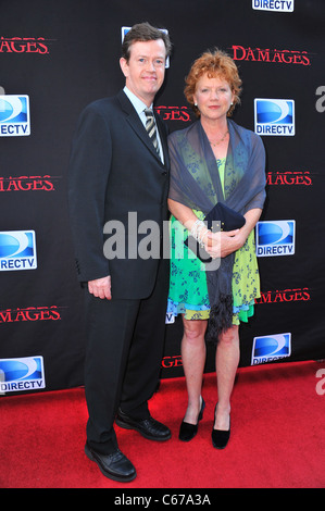 Dylan Baker, Gast bei Anreise für Schäden Staffel 4 Premiere, The Paris Theatre, New York, NY 29. Juni 2011. Foto von: Gregorio Stockfoto