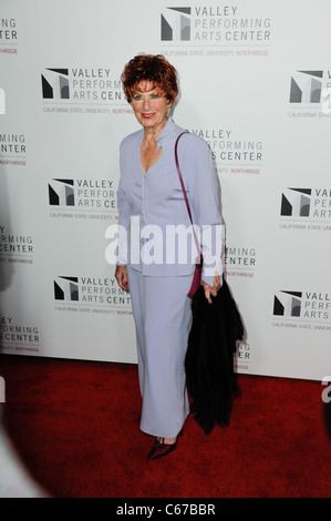 Marion Ross im Ankunftsbereich für Eröffnungs-Gala für die Performing Arts Center Valley, Tal Performing Arts Center, Northridge, CA 29. Januar 2011. Foto von: Sara Cozolino/Everett Collection Stockfoto