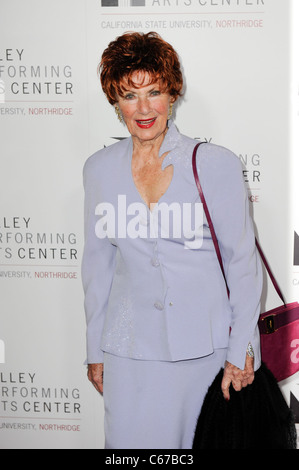 Marion Ross im Ankunftsbereich für Eröffnungs-Gala für die Performing Arts Center Valley, Tal Performing Arts Center, Northridge, CA 29. Januar 2011. Foto von: Sara Cozolino/Everett Collection Stockfoto