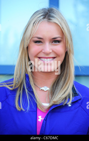 Lindsey Vonn bei einem öffentlichen Auftritt für 2010 Arthur Ashe Kids Day, USTA Billie Jean King National Tennis Center, Flushing, NY 28. August 2010. Foto von: Gregorio T. Binuya/Everett Collection Stockfoto