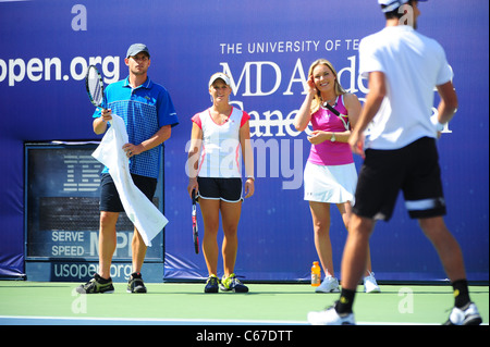 Andy Roddick, Melanie Oudin, Lindsey Vonn, Novak Djokovic bei einem öffentlichen Auftritt für 2010 Arthur Ashe Kids Day, USTA Billie Jean King National Tennis Center, Flushing, NY 28. August 2010. Foto von: Gregorio T. Binuya/Everett Collection Stockfoto