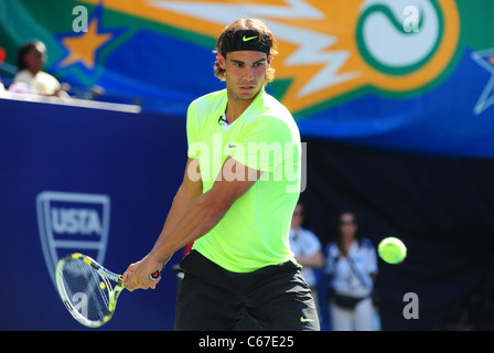 Rafael Nadal bei einem öffentlichen Auftritt für 2010 Arthur Ashe Kids Day, USTA Billie Jean King National Tennis Center, Flushing, NY 28. August 2010. Foto von: Gregorio T. Binuya/Everett Collection Stockfoto