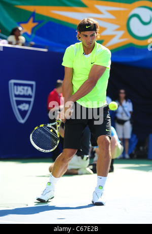 Rafael Nadal bei einem öffentlichen Auftritt für 2010 Arthur Ashe Kids Day, USTA Billie Jean King National Tennis Center, Flushing, NY 28. August 2010. Foto von: Gregorio T. Binuya/Everett Collection Stockfoto