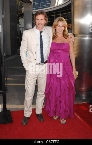 Sam Trammell, Missy Yager im Ankunftsbereich für TRUE BLOOD Staffel vier Premiere auf HBO, Arclight Cinerama Dome, Los Angeles, CA 21. Juni 2011. Foto von: Elizabeth Goodenough/Everett Collection Stockfoto