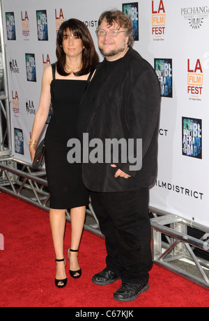 Guillermo Del Toro im Ankunftsbereich für Don't Afraid werden die dunklen Premiere, Regal Kinos L.A. Live, Los Angeles, ca 26. Juni 2011. Foto von: Dee Cercone/Everett Collection Stockfoto