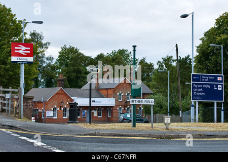 Charing Dorf South Eastern Railway train Station und Parkplatz, Charing, Ashford, Kent, UK - Hither Feld Jnc. Pluckley Road Stockfoto