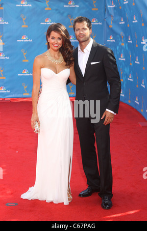 Brooke Burke, David Charvet im Ankunftsbereich für Academy of Television Arts & Wissenschaften 62. Primetime Emmy Awards - Ankünfte, Nokia Theatre, Los Angeles, CA 29. August 2010. Foto von: Rob Kim/Everett Collection Stockfoto