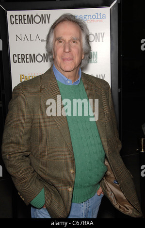 Henry Winkler im Ankunftsbereich für Zeremonie Premiere, Arclight Hollywood, Los Angeles, CA 22. März 2011. Foto von: Michael Germana/Everett Collection Stockfoto