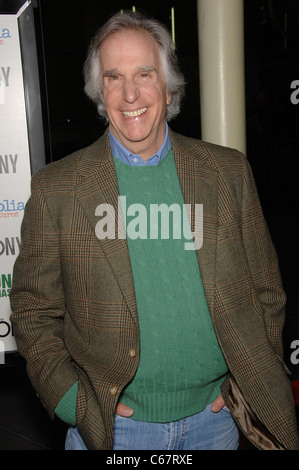 Henry Winkler im Ankunftsbereich für Zeremonie Premiere, Arclight Hollywood, Los Angeles, CA 22. März 2011. Foto von: Michael Germana/Everett Collection Stockfoto