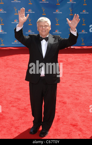 Robert Morse im Ankunftsbereich für Academy of Television Arts & Wissenschaften 62. Primetime Emmy Awards - Ankünfte, Nokia Theater, Los Angeles, CA 29. August 2010. Foto von: Michael Germana/Everett Collection Stockfoto