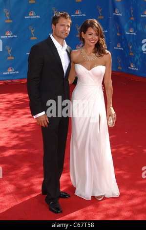 Brooke Burke, David Charvet im Ankunftsbereich für Academy of Television Arts & Wissenschaften 62. Primetime Emmy Awards - Ankünfte, Nokia Theater, Los Angeles, CA 29. August 2010. Foto von: Michael Germana/Everett Collection Stockfoto