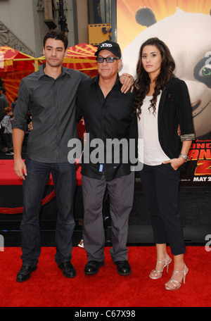 Jean Claude Van Damme im Ankunftsbereich für KUNG FU PANDA 2 Premiere, Graumans Chinese Theatre, Los Angeles, CA 22. Mai 2011. Foto von: Elizabeth Goodenough/Everett Collection Stockfoto