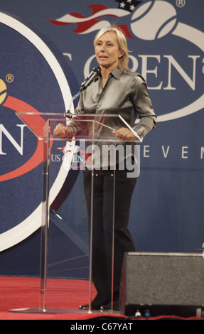 Martina Navratilova in Anwesenheit für 2010 US Open Opening Night Ceremony, USTA Billie Jean King National Tennis Center, Flushing, NY 30. August 2010. Foto von: Rob Rich/Everett Collection Stockfoto