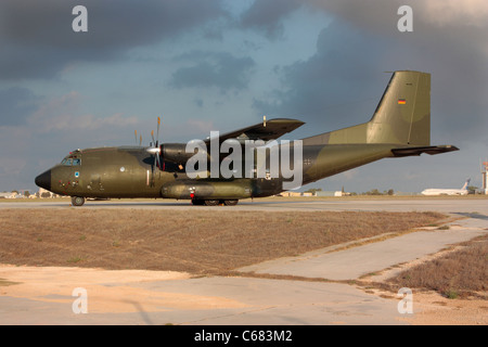 Deutsche Luftwaffe Transall C-160D militärischen Frachtflugzeug in Malta Stockfoto