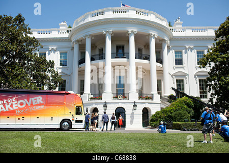 First Lady Michelle Obama beteiligt sich die Dreharbeiten zu einer Folge von Extreme Makeover Stockfoto