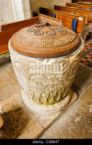 Taufbecken in St. James' Church, Avebury Stockfoto